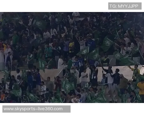 西甲激战巴萨大胜马竞红牌事件引发全场热议与争议